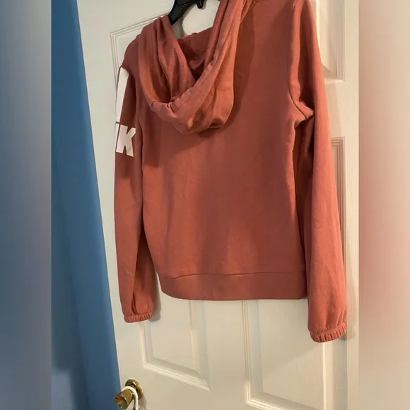 2 VICTORIA SECRET PINK HOODIES!🤩 - Picture 14 of 17